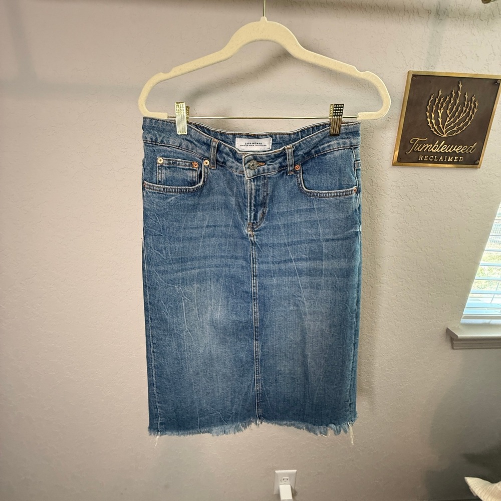 Zara Woman Premium Denim Collection Blue Medium Wash Raw Hem Midi Skirt Size M